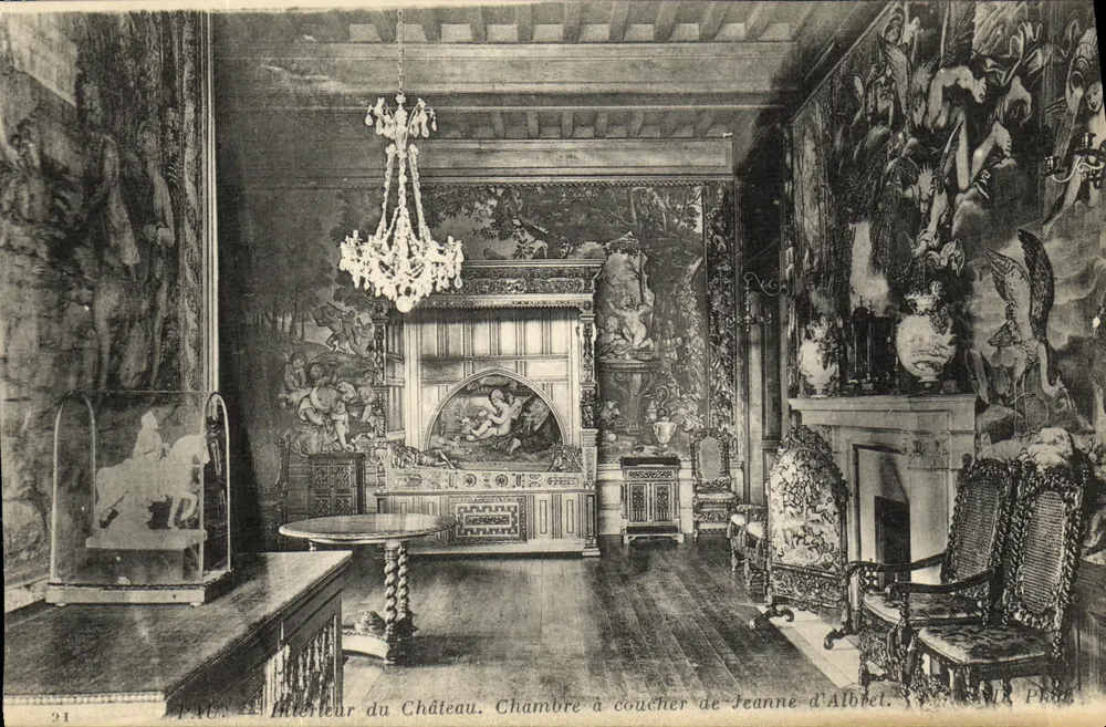 Innenraum des Schlosses. Schlafzimmer von Jeanne d'Albret — Paul & Cie, Paris, n° 21 - Vorderseite