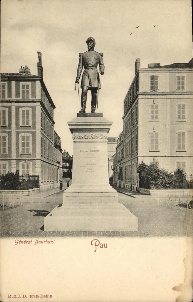 Geral Bourbaki — estátua monumental em Pau — R. & J. D. 10718 Dehin - Frente