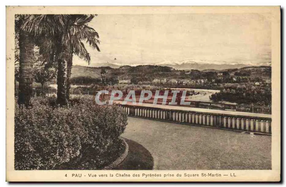 PAU - Ansicht in Richtung Pyrenäenreihe vom Square St-Martin — LL. - Vorderseite