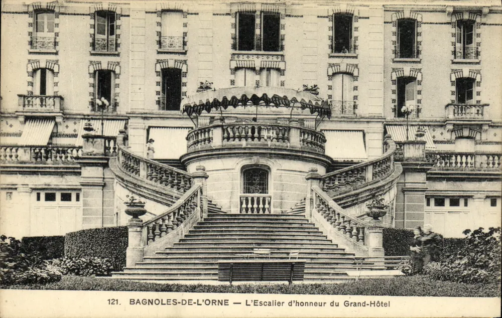 Bagnolles-de-l'Orne — Die Ehrenstiege des Grand-Hotels — n°121 - Vorderseite