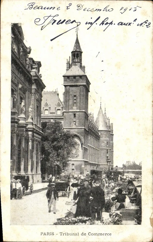 PARIS - Tribunal de Comércio — vista do edifício com pedestres e veículos — editor não visível - Frente