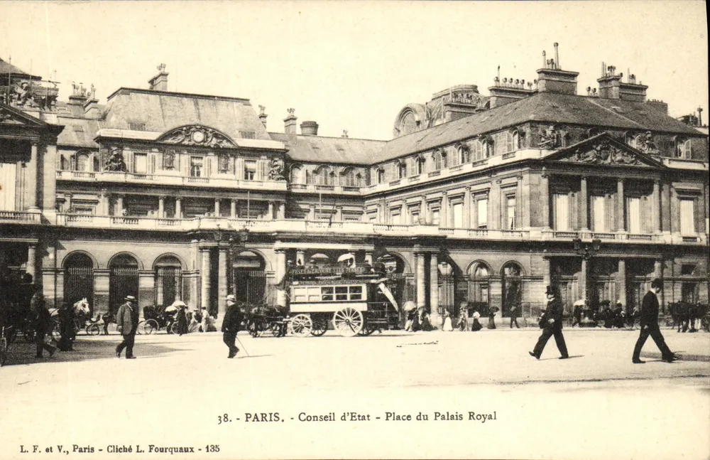 Paris - Conseil d'État - Place du Palais Royal — Cliché L. Fourquaux - 135 - Vorderseite
