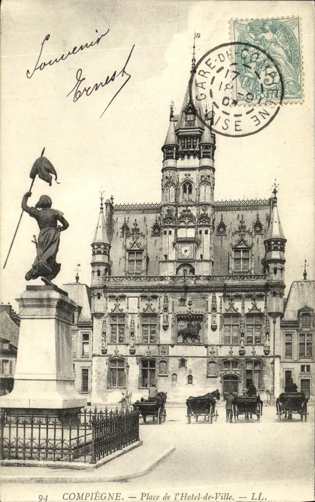 Compiègne — Place de l'Hôtel-de-Ville — LL. 94 - Anverso