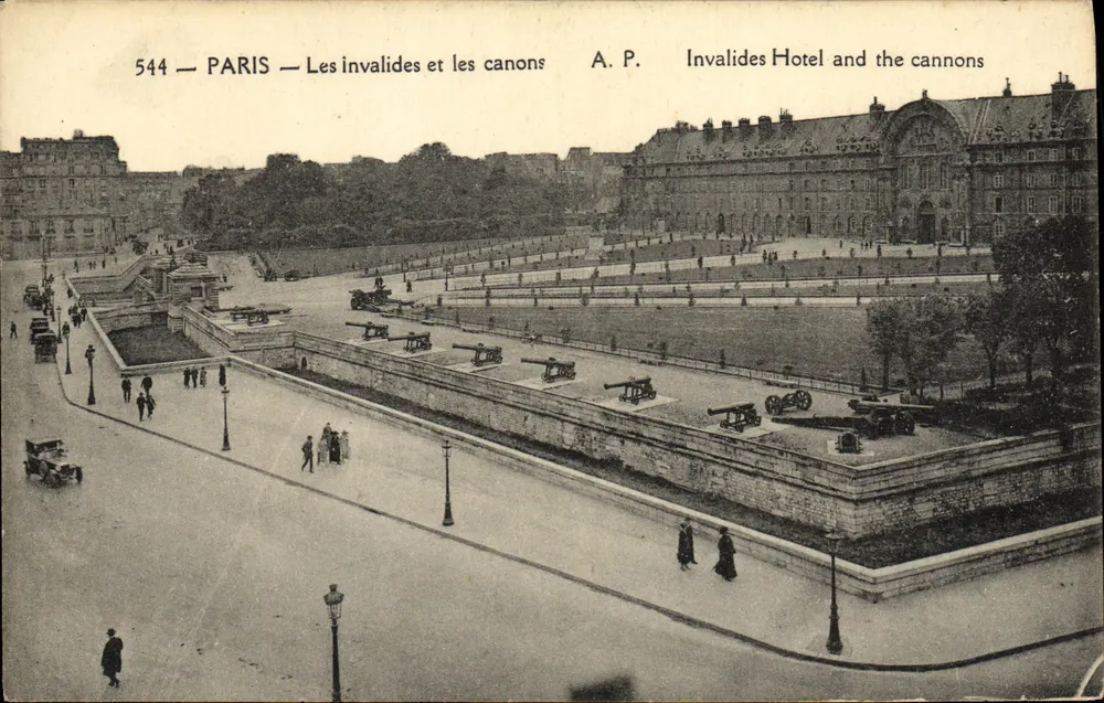 Paris — Os Invalidos e os canhões — A. P. - Frente