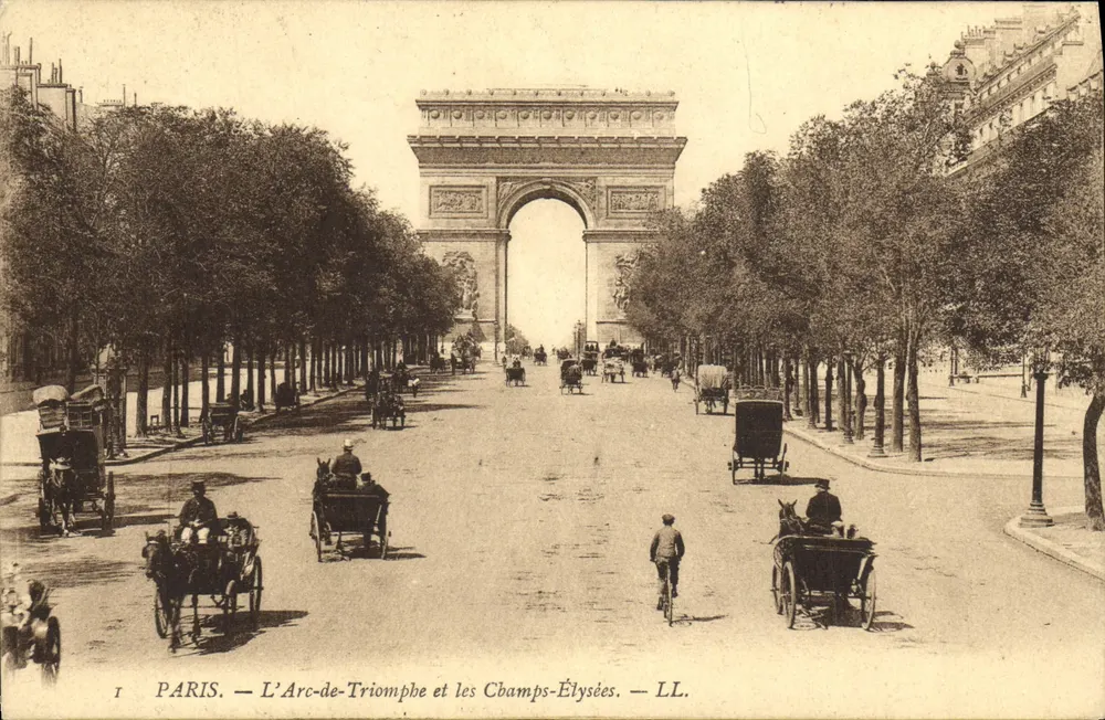 PARIS — O Arco do Triunfo e os Campos-Élisée — LL. - Frente