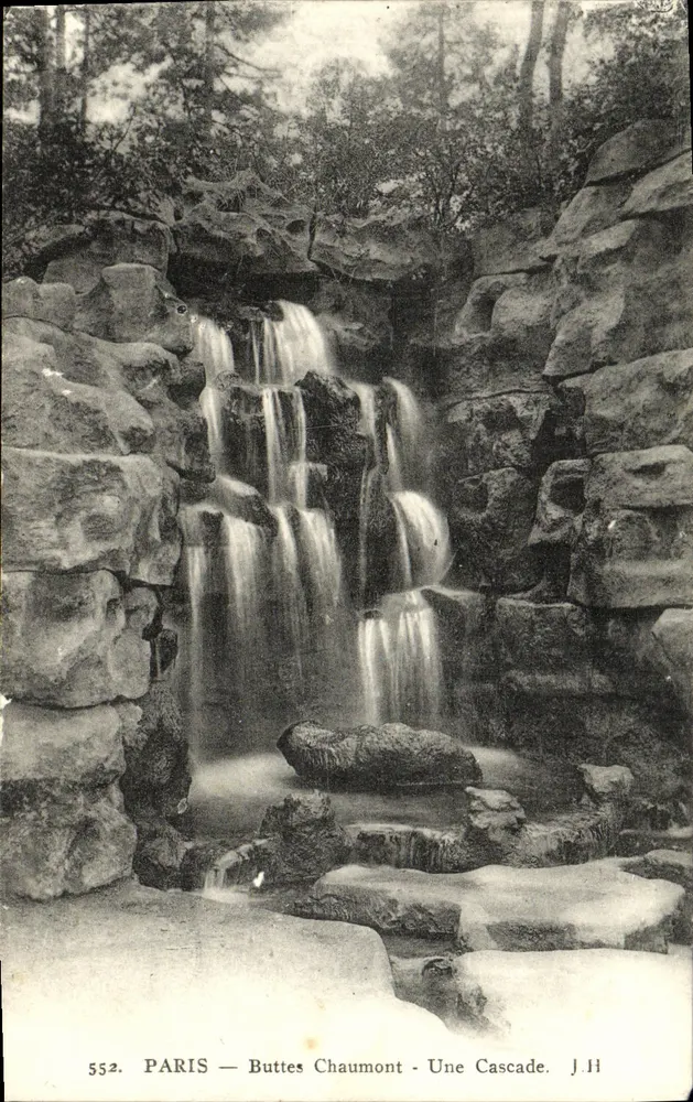 PARIS — Buttes Chaumont — Uma Cascata — J.H. n°552 - Frente