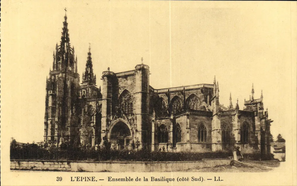L'Épine. — Conjunto da Basílica (lado Sul). — L.L. - Frente