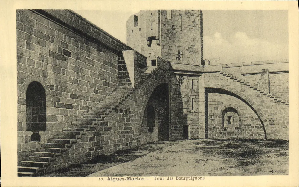 Aigues-Mortes — Torre dos Borgonheses — Editor não identificado, n° de série 10 - Frente