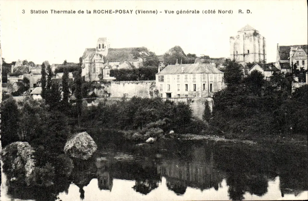 Thermale Station von LA ROCHE-POSAY (Vienne) — Allgemeiner Blick (Nordseite) — R. D. - Vorderseite