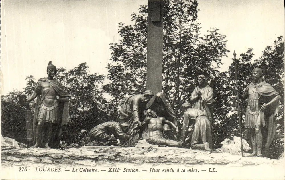 Lourdes — Das Calvarium — XIII. Station — Jesus wird seiner Mutter übergeben — LL. - Vorderseite