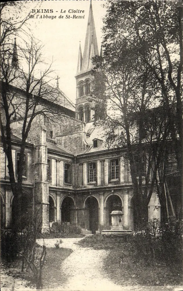 Reims - O Claustro da Abadia de São Remi - Frente