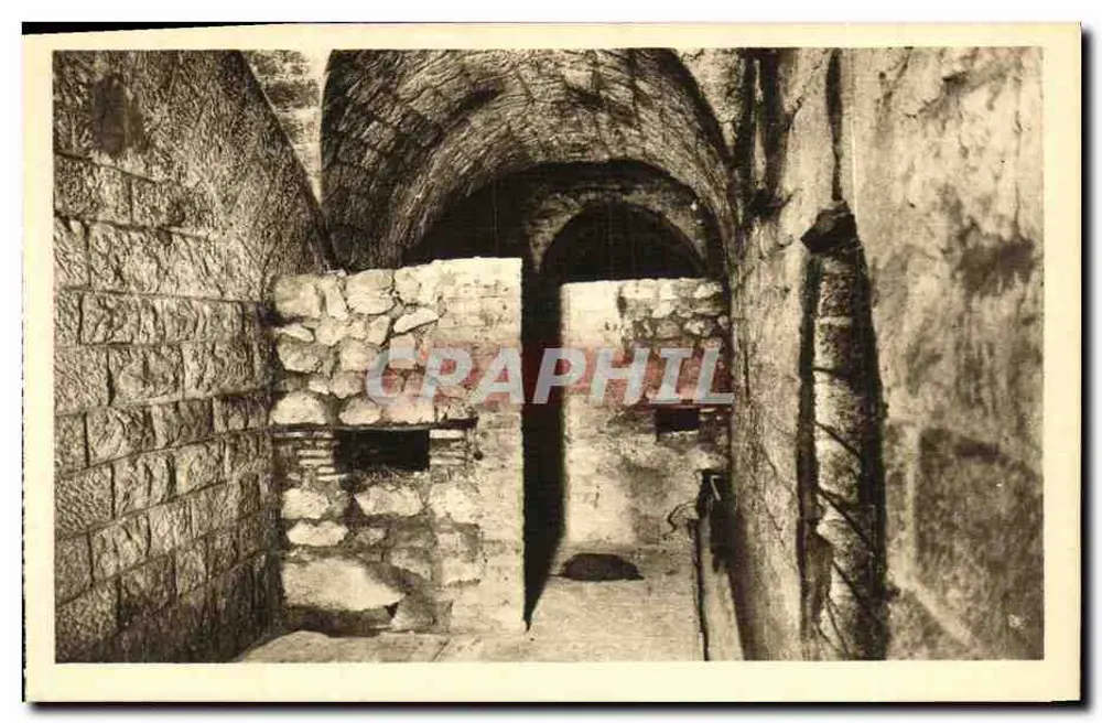 Fort Douaumont — Schiefer Wände - Vorderseite