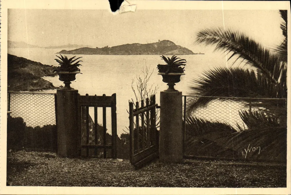 Les Îles d'Hyères (Var) — Ansicht der Halbinsel Giens — Verleger: Les Éditions d'Art Yvon, Paris - Vorderseite