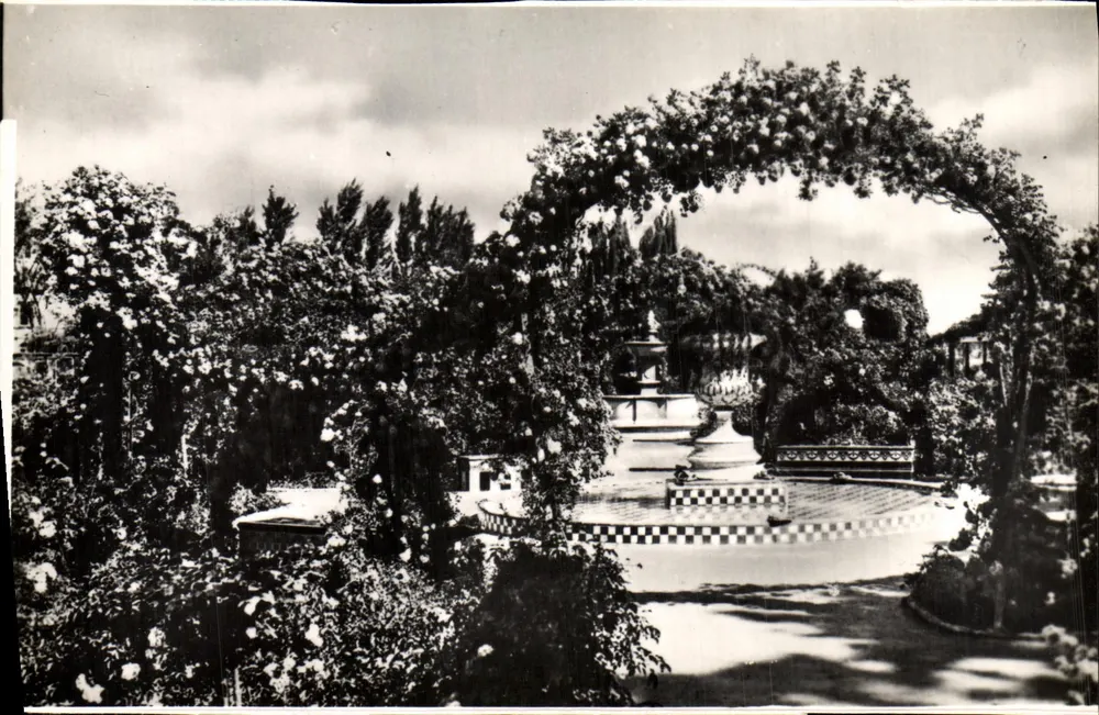 Jardins do Real Roseraie — Valência — JDP Valência - Frente