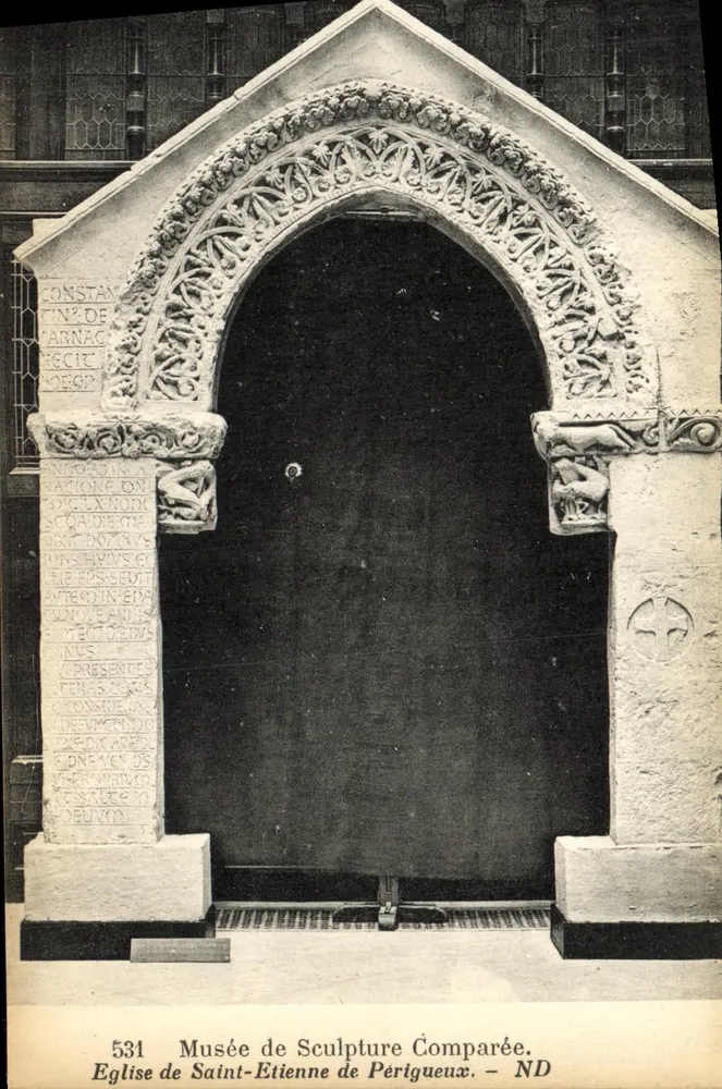 Sculpturierter Portal der Kirche Saint-Étienne in Périgueux — Museum für Vergleichende Skulptur — Nr. 531 - Vorderseite