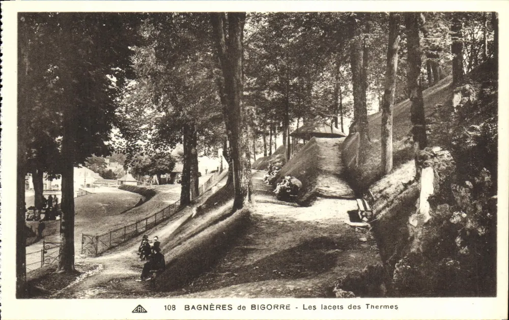 Bagnères-de-Bigorre — Die Kurven der Thermes — Antike Ansichtskarte - Vorderseite
