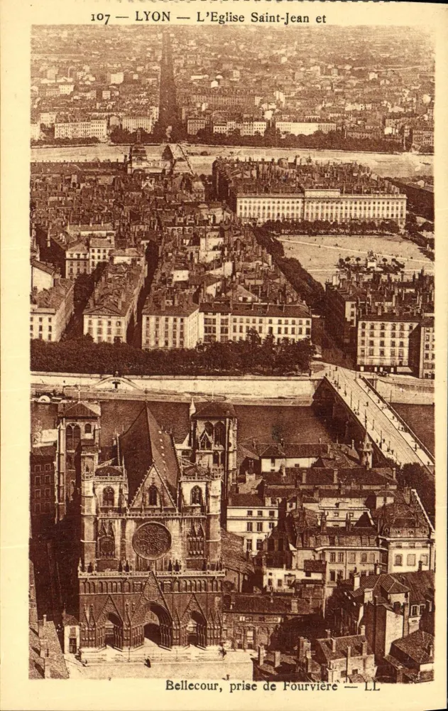 LYON — Kirche Saint-Jean und Bellecour-Platz, Blick auf Fourvière — LL - Vorderseite