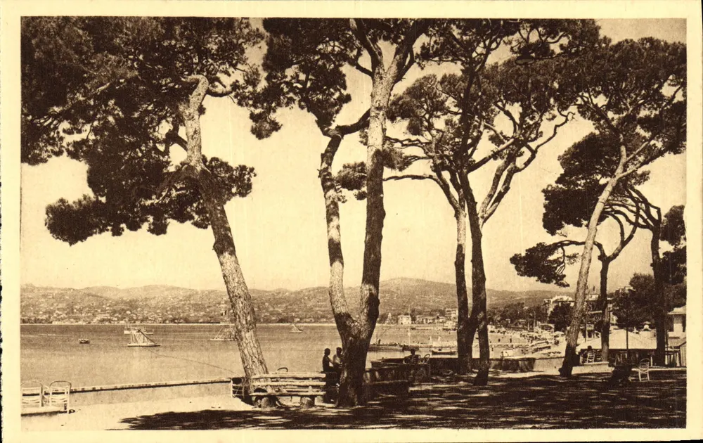 Juan-les-Pins — Ausblick auf den Golf von Juan von der Pinède — Sammlung Rella 'La Côte d'Asus' - Vorderseite