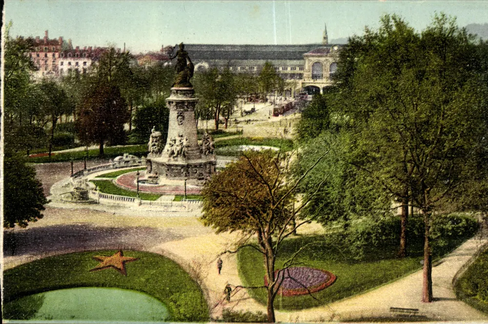 Place Carnot e Gare de Perrache — Lyon — Carte Postale n°53 - Frente