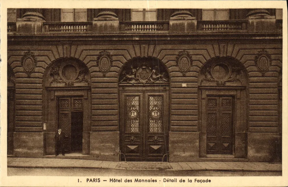 PARIS — Hotel der Münzen — Detail der Fassade - Vorderseite