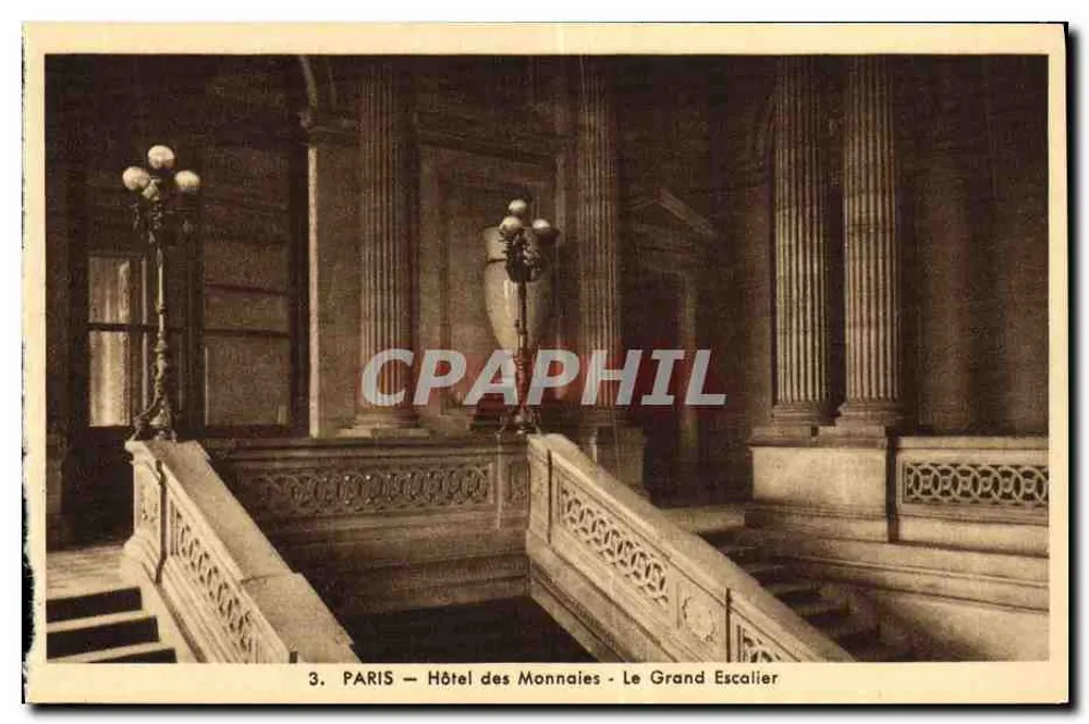 PARIS — Hôtel des Monnaies — Der Große Treppenaufgang - Vorderseite