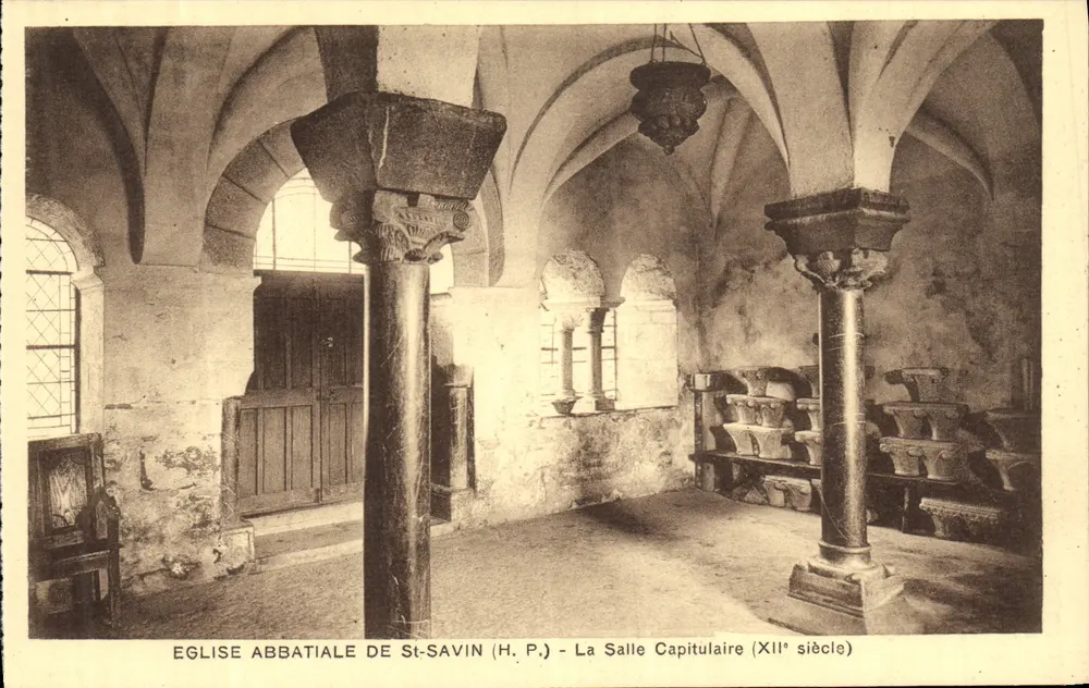 Abteikirche St-Savin (H. P.) — Der Kapitelraum (12. Jahrhundert) - Vorderseite
