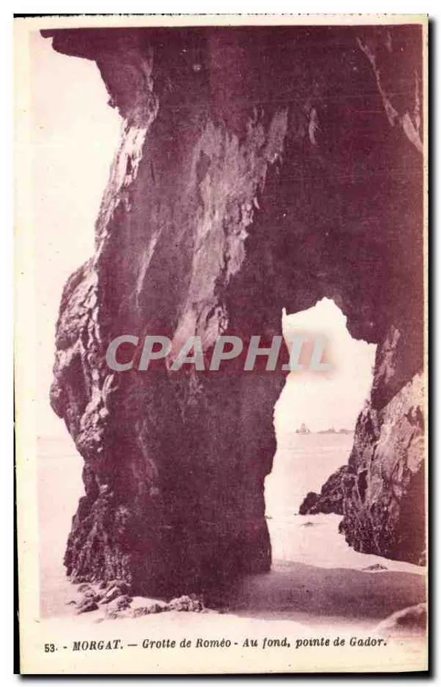 Morgat — Grotte de Roméo — Im Hintergrund, pointe de Gador - Vorderseite