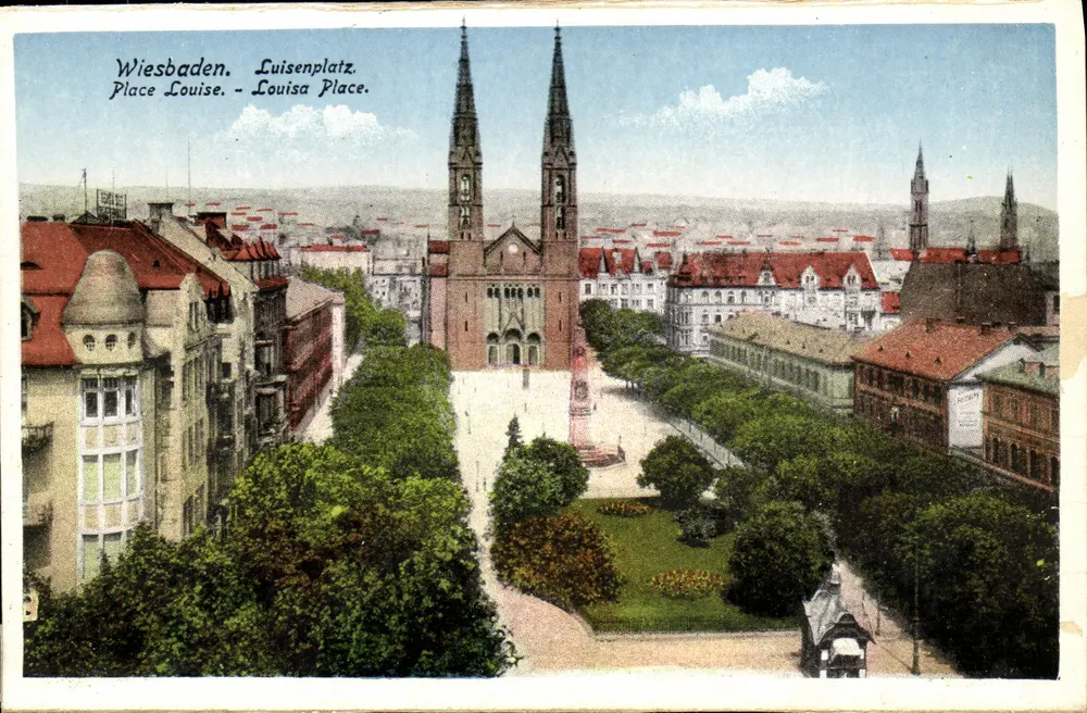 Wiesbaden. Luisenplatz. Place Louise. - Louisa Place. - Frente