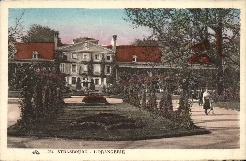 Estrasburgo - A Orangerie — vista da orangerie com jardim e passantes — editor: Cie. Aquarello des Arts Photographiques, Estrasburgo, n° 234 - Frente