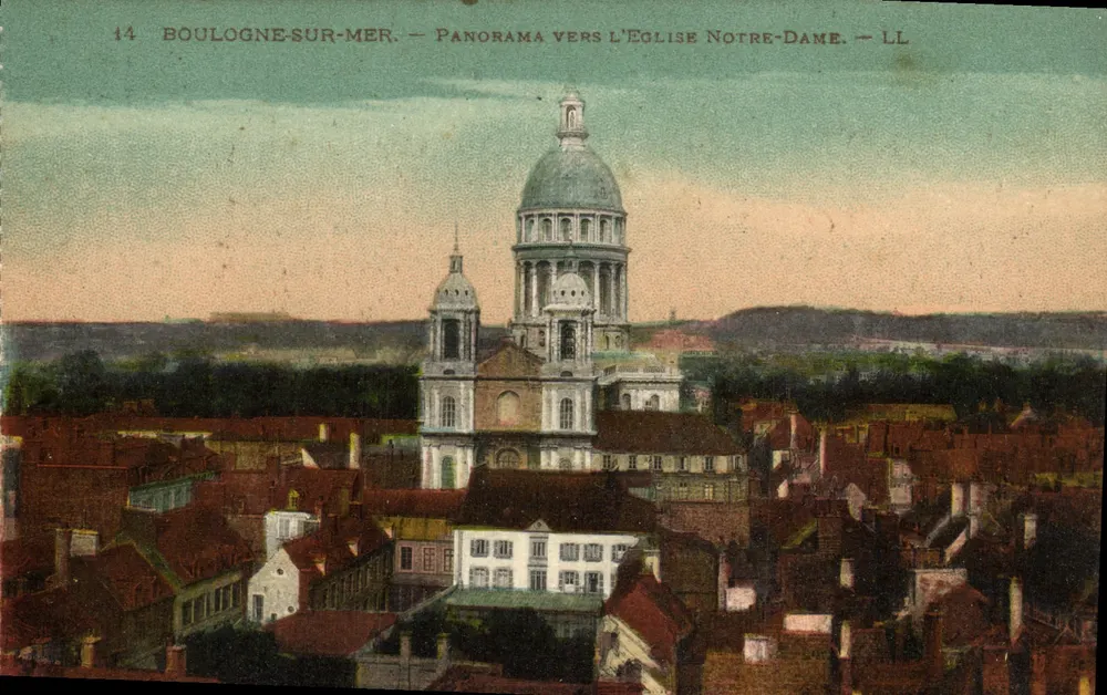 Boulogne-sur-Mer — Panoramablick zum Kirche Notre-Dame — LL - Vorderseite