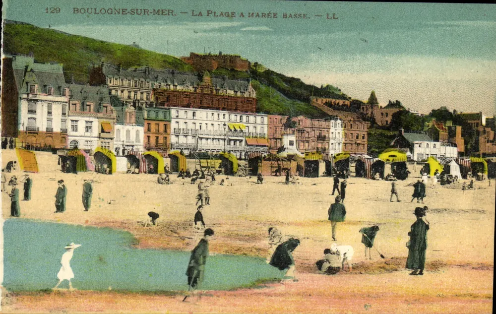 Boulogne-sur-Mer — A praia com maré baixa — LL - Frente