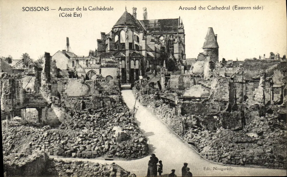 Soissons — Ansicht Um die Kathedrale (Ostseite) — Edition Nougarède - Vorderseite