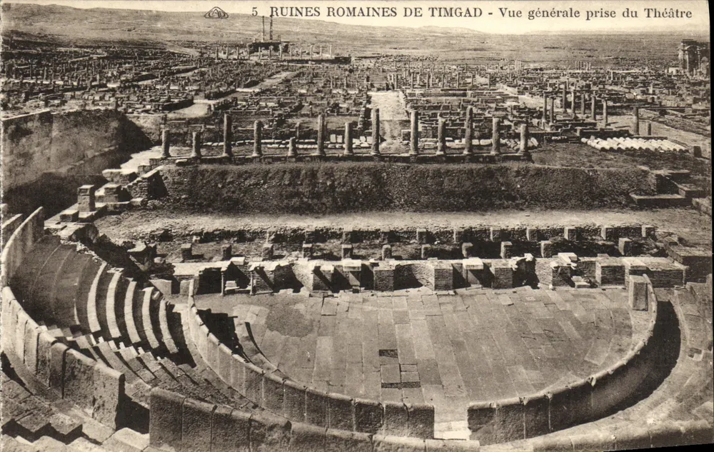 Römische Ruinen von Timgad - Allgemeiner Blick vom Theater - Vorderseite
