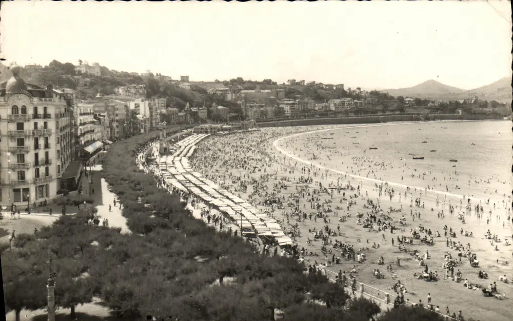 San Sebastián — praia lotada — Ediciones ARRAS, n°190 - Frente