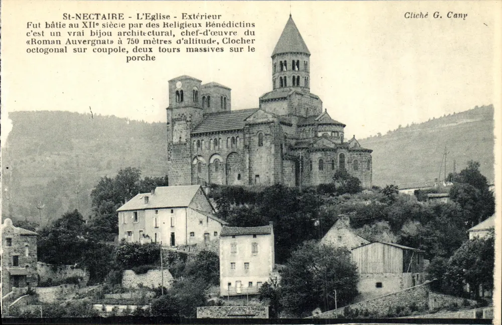 St-Nectaire - A Igreja - Exterior — editor Cliché G. Cany - Frente