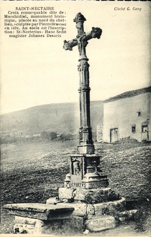 सेंट-नेक्टेरियस — मार्चिडियल के विशिष्ट उत्सव के चिह्न, 1494 में निर्मित ऐतिहासिक स्मारक — क्लिचे जी. कैनी - आगे