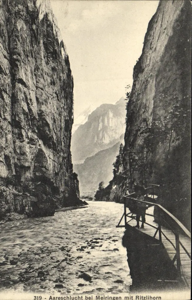 Aareschlucht bei Meiringen mit Ritzlihorn — Ansicht des Canyons mit Holzbrücke — Serie 319, Verlag Brienz - Vorderseite