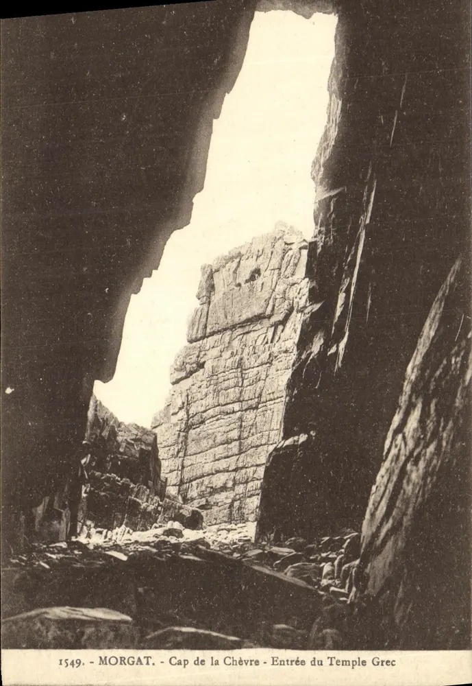Morgat - Cabo da Cabra - Entrada do Templo Grego — série 1549, editor Le Dosré, fot. Châteaulin - Frente