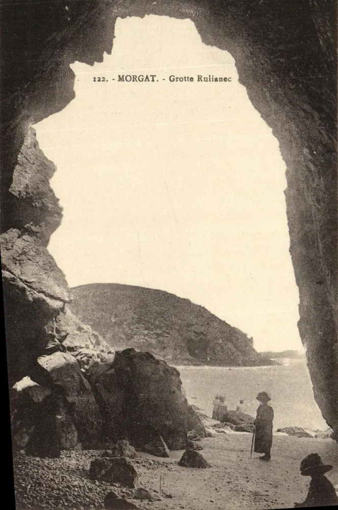 Morgat - Gruta Rulianec — vista da gruta com paisagem costeira — editor Le Dioré, n° 122 - Frente