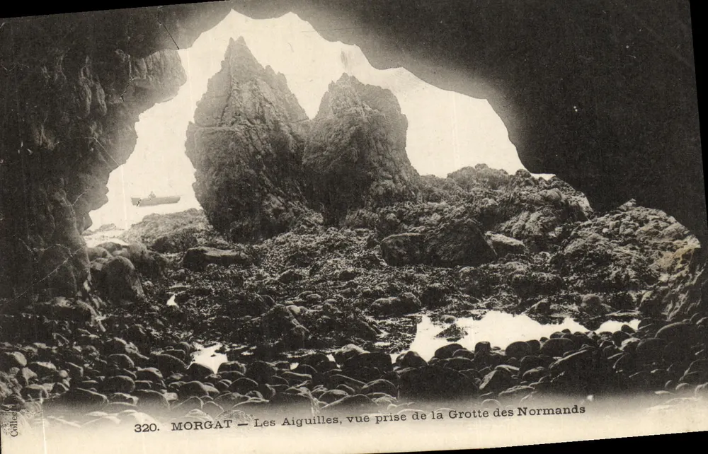 Morgat — Die Nadeln, Blick aus der Höhle der Normannen — Sammlung Collet - Vorderseite
