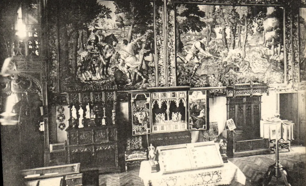 Château de KÉRIOLET — Salle des Gardes — Les Tapisseries - Recto