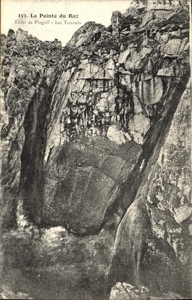 La Pointe du Raz — Inferno de Plogoff - Os Túneis — Editor Columbe, n° 153 - Frente