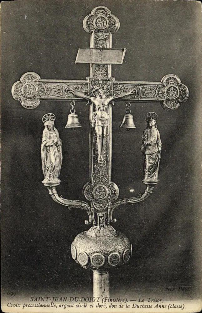Saint-Jean-du-Doigt (Finistère) — Silbergegraviert und vergoldete Prozessionskreuz, Geschenk der Herzogin Anne (klassifiziert) — NDL PAGT - Vorderseite