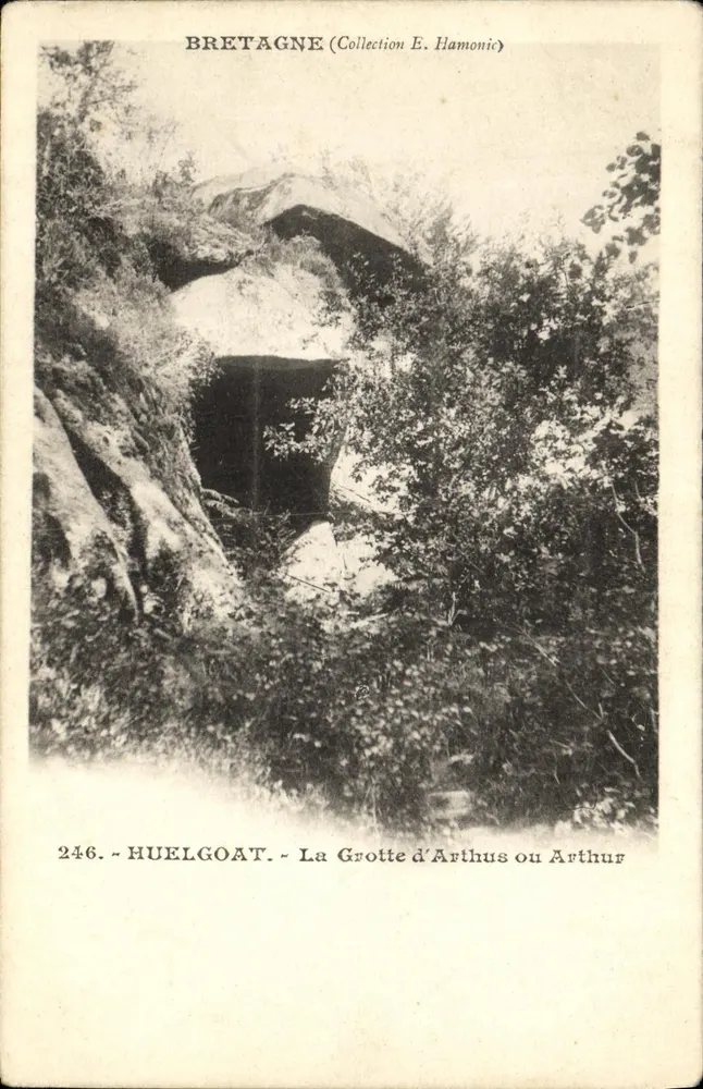 Huelgoat - A Gruta de Arthus ou Arthur — Coleção E. Hamonic, n° 246 - Frente