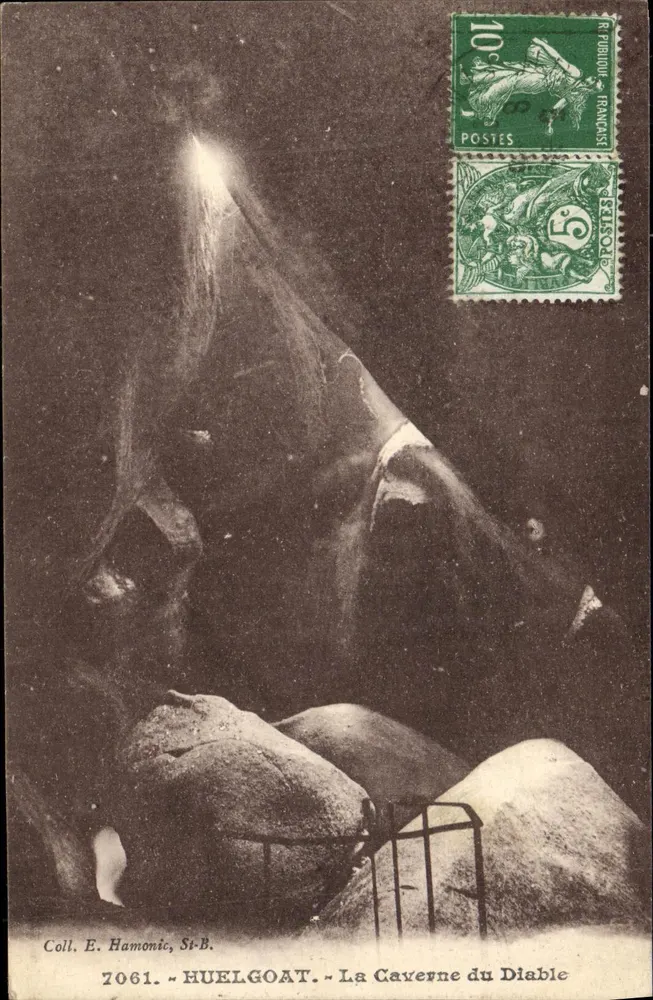 Huelgoat — La Caverne du Diable — éditeur Huelgoat, n° 2061 - Frente