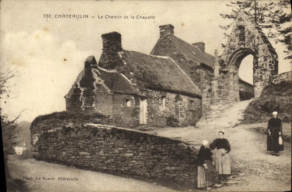 Châteaulin — Der Weg zur Kapelle — Fot. Le Doaré - Vorderseite
