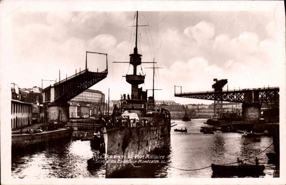 Brest - Der Militärhafen — Abfahrt des Kreuzers Montcalm II — Verlag Levy et Neurdein Réunis, Paris - Vorderseite