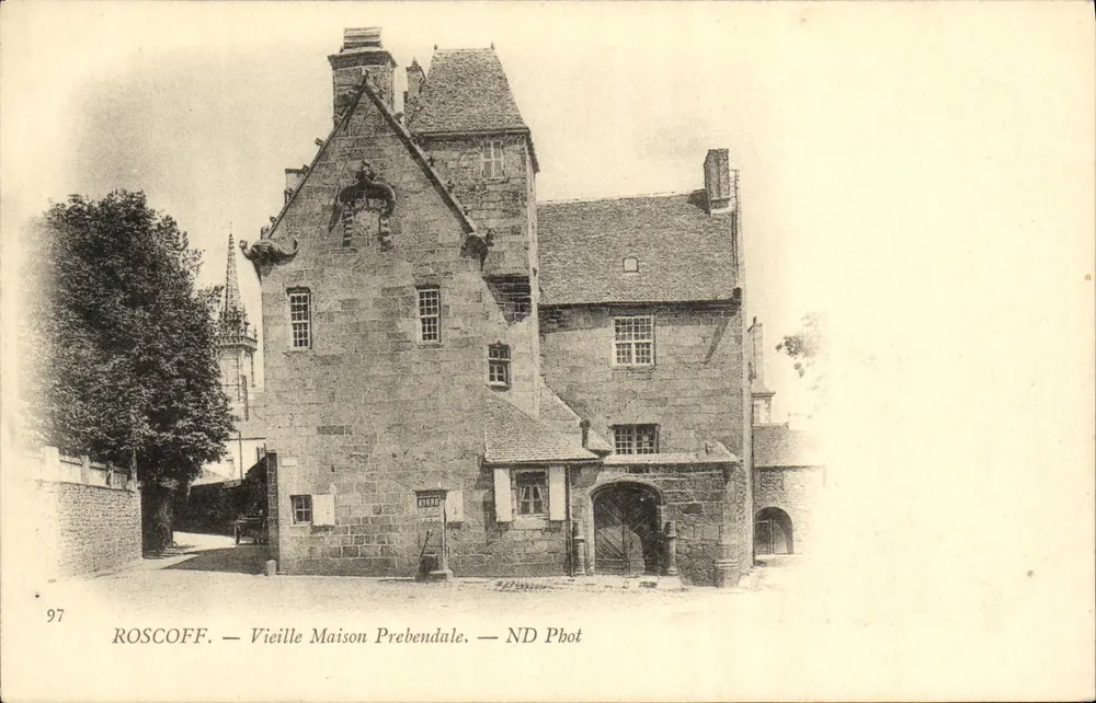 Roscoff — Velha Casa Prebendale — ND Phot - Frente