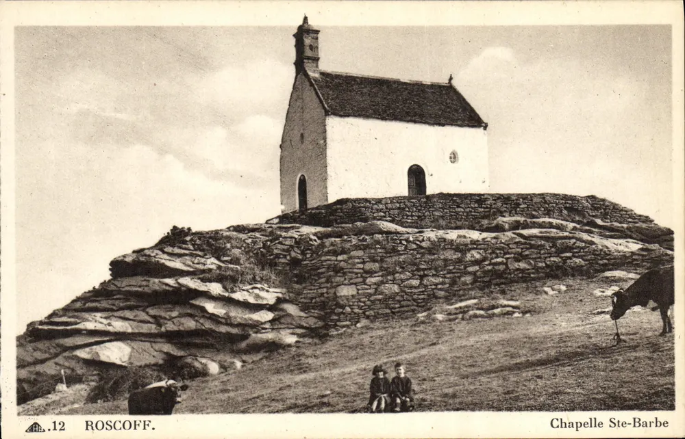 Roscoff — Capela de Santa Bárbara — C° dos Artes das Fotomecânicas, Strasbourg-Schiltigheim - Frente