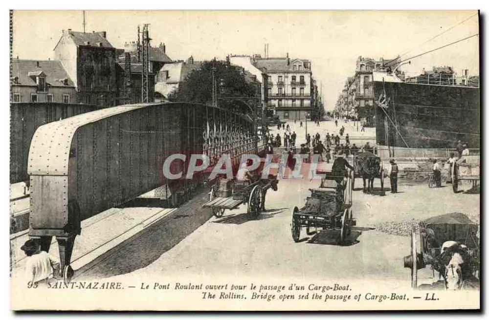 Saint-Nazaire — Der Schwenkbrücke geöffnet für den Durchgang eines Frachtkreuzers — LL - Vorderseite